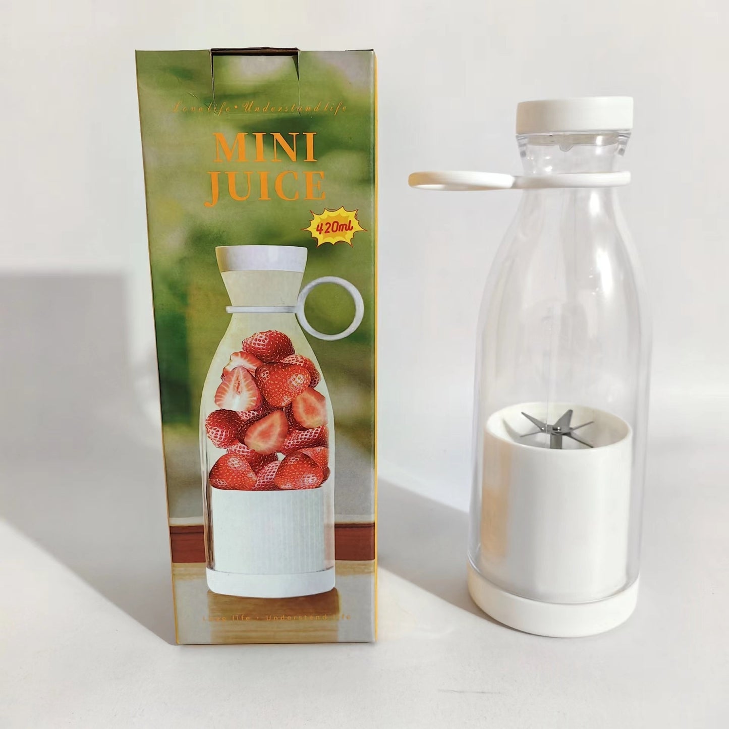 Mini Portable Juicer – 150W Rechargeable Blender with Food-Grade Cup (420ml)